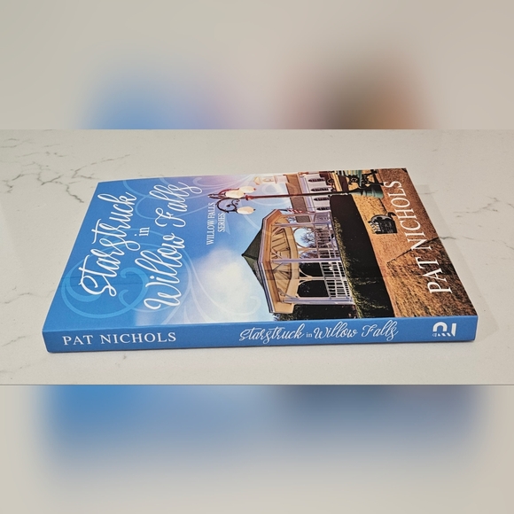 Starstruck in Willow Falls Willow Falls Series Pat Nichols Paperback Book Romanc - Picture 3 of 5